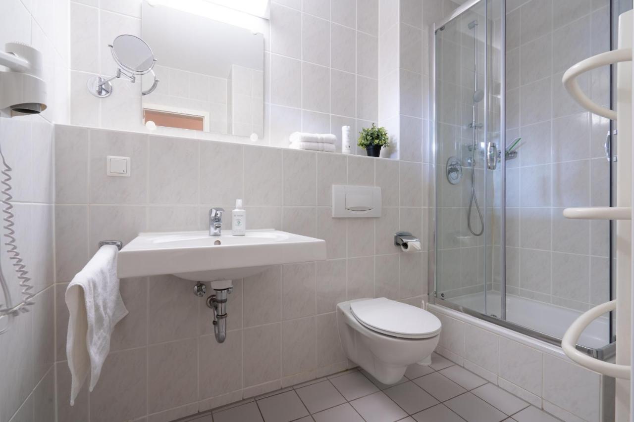Feriendorf Rugana - Komfort Appartement Mit 1 Schlafzimmer Und Terrasse B16 Dranske Ngoại thất bức ảnh